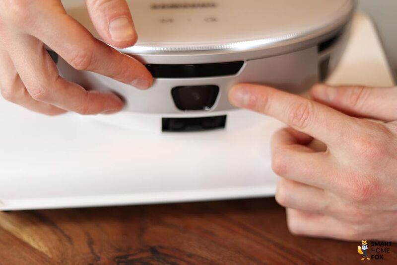 Der 3D-Sensor des Samsung Jet Bot AI+ ist in der Nahaufnahme zu sehen.